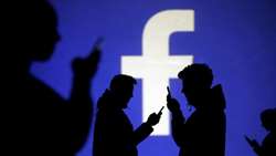 روز دوشنبه 25 نوامبر 2019 توییتر و فیسبوک اعلام کردند که برخی اپ‌های موبایل شخص ثالث، اطلاعات حساب کاربران را بدون اجازه جمع‌آوری می‌کرده‌اند.